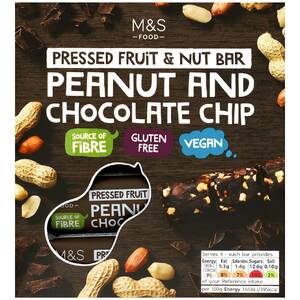 marksandspencer_FOOD2023_sladke snack bars_arasidy a kousky cokolady_79,90Kc_baleni.jpg